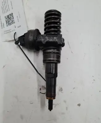 Volkswagen PASSAT B6 Fuel injector 038130073AG 0414720215