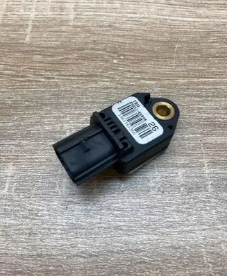 Toyota Avensis T270 Airbag deployment crash/impact sensor 8983105040