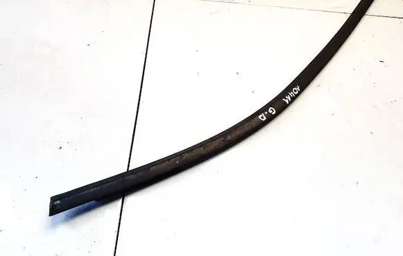 Seat Exeo (3R) Rear door glass trim molding