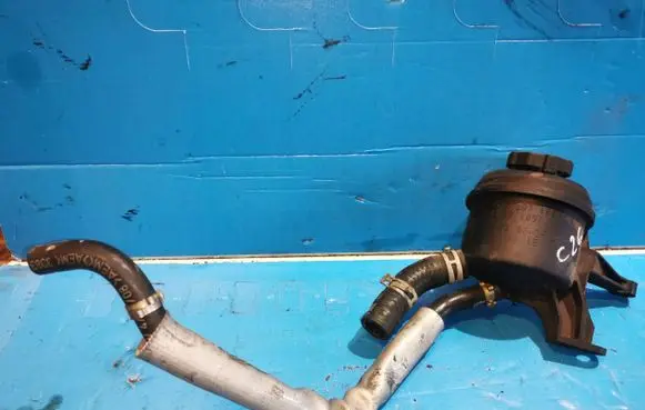 Mercedes-Benz CLK A209 C209 Power steering fluid tank/reservoir A2034600083 A2109975682