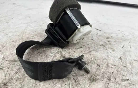 Fiat 500 Abarth Rear seatbelt 07354925770
