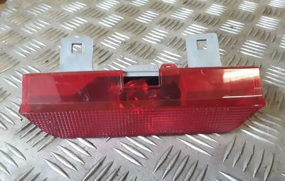 Toyota RAV 4 (XA20) Third/center stoplight NOCODE