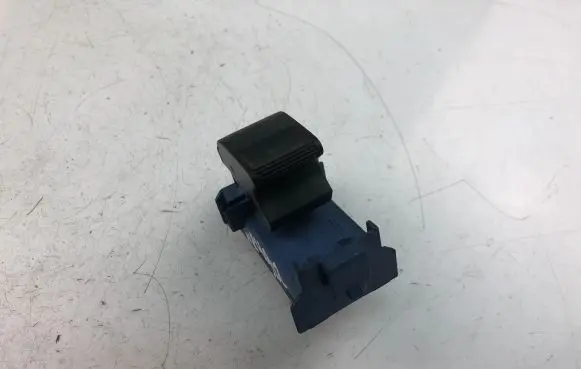Toyota Avensis T250 Electric window control switch 8481005070