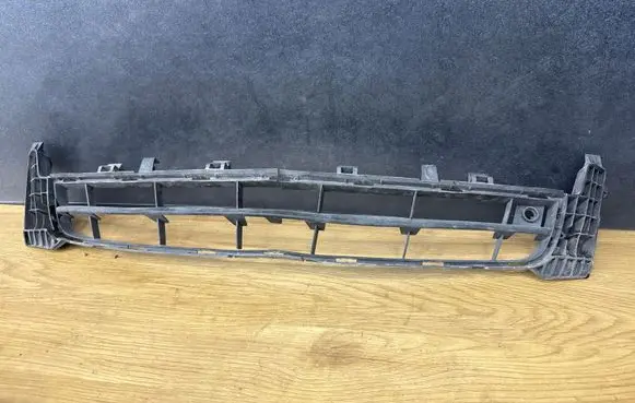 Opel Insignia A Front bumper lower grill 551004542