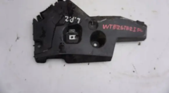 Fender mounting bracket