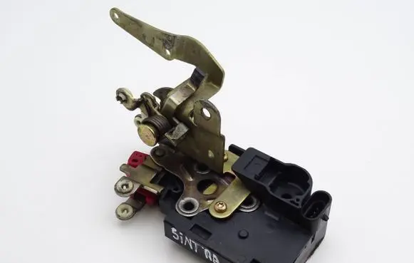 Opel Sintra Front door lock 16624433