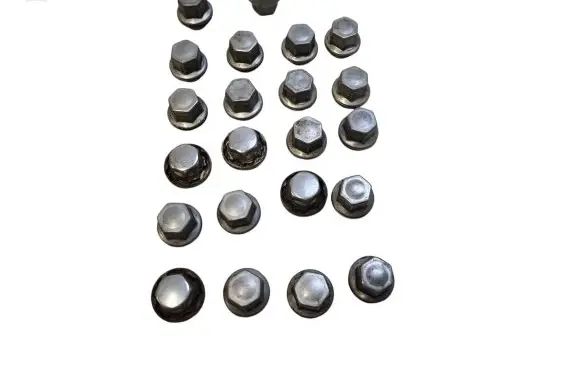 Volvo V40 Wheel nut cap/cover 