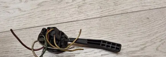 Opel Omega B1 Indicator stalk 90069121