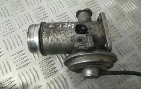 BMW 1 E81 E87 EGR valve 7792077 7.00512.00