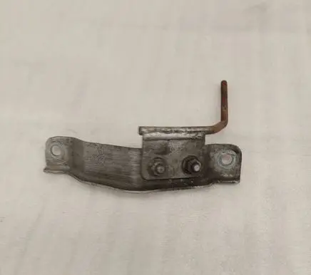BMW 5 E60 E61 Bracket in trunk/boot 37136770570