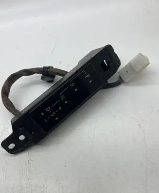 Lexus IS III XE30 Gear shift selector indicator 76H711
