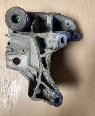 Volvo V60 Engine mounting bracket 6G926P096FC
