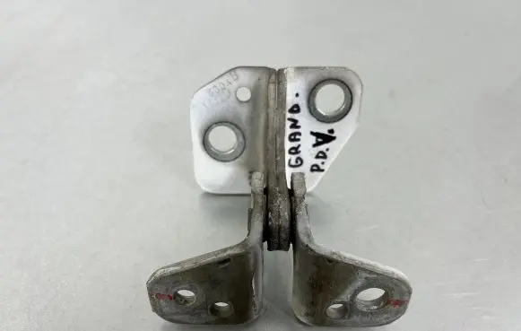 Jeep Grand Cherokee Front door upper hinge 85574F