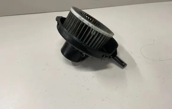 Volkswagen Polo V 6R Heater fan/blower 6R1819015