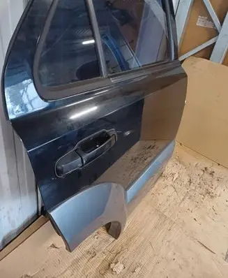 KIA Sorento Rear door