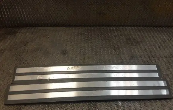 Mercedes-Benz E W210 sill trim set (inner) 2106800535 A2106800535
