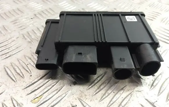 BMW X1 F48 F49 Power management control unit 8647841