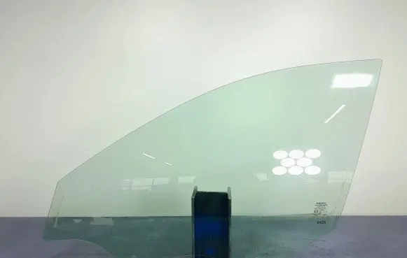 Volvo XC60 Front door window glass four-door