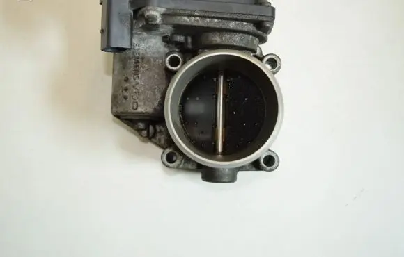 Audi A4 S4 B7 8E 8H Throttle valve 06F133062G