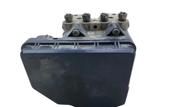 Toyota Hilux (AN10, AN20, AN30) ABS Pump 4454071260 8954171250