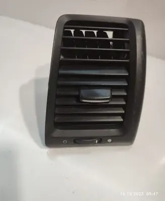 Honda Accord Dashboard side air vent grill/cover trim E6165131100