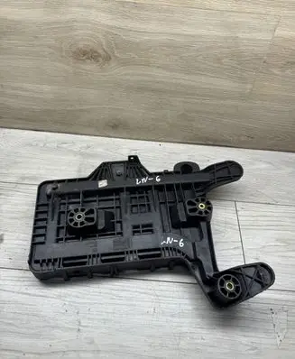 Volkswagen Golf VI Battery box tray 1K0915333C
