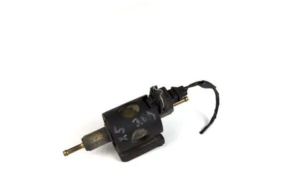 BMW X5 E53 Webasto circulation pump for autonomous heater 89372a