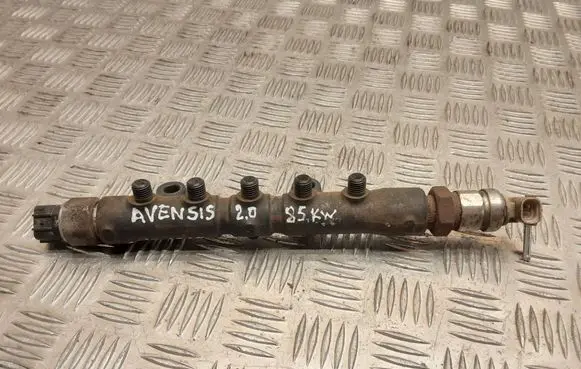 Toyota Avensis T250 Fuel main line pipe 8945860010