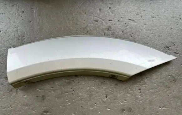 Mitsubishi Pajero Fender trim (molding) MR508213 MR478749