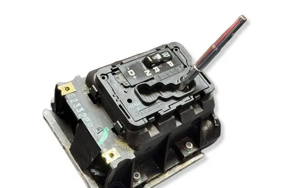 Mercedes-Benz E W210 Gear shifter/selector A2105451632