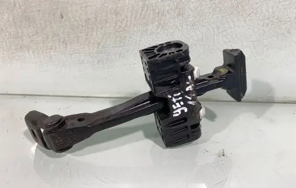 Skoda Yeti (5L) Rear door check strap stopper