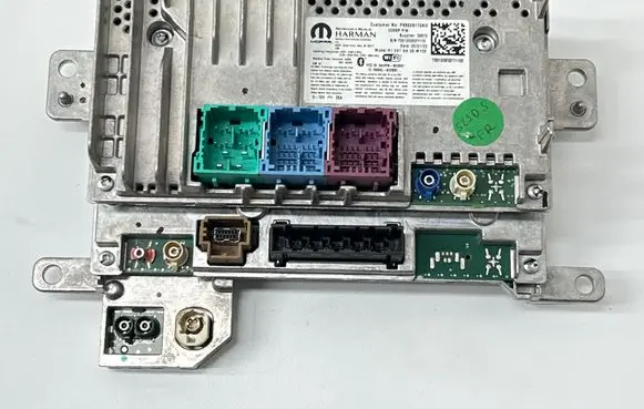 Chrysler Pacifica HiFi Audio sound control unit P68526170AD 68526170AD T001202027110