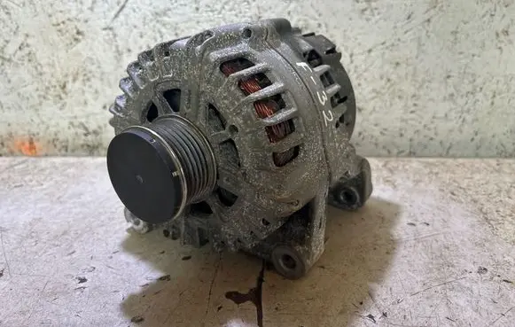 BMW 4 F32 F33 Generator/alternator 8509224 2610052E FG18S066