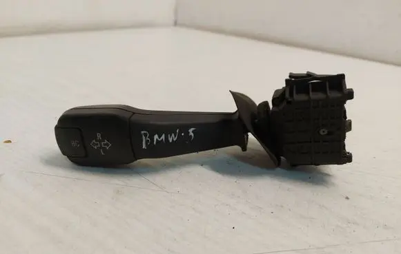 BMW 5 E39 Indicator stalk 8352172 01100410