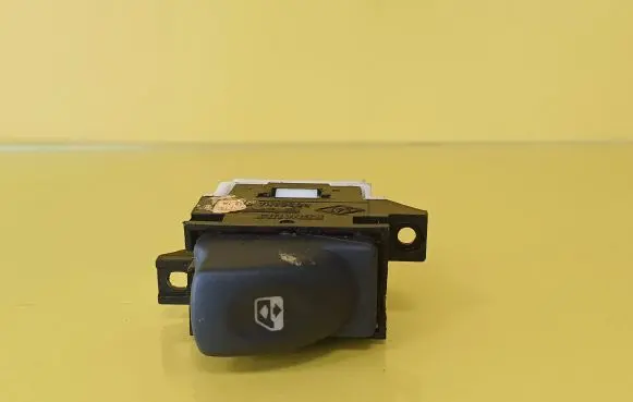 Renault Laguna I Electric window control switch