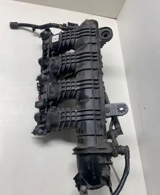 Mercedes-Benz C W205 Intake manifold A2640901800