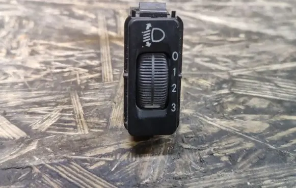 Mercedes-Benz ML W163 Headlight level height control switch A1638200010