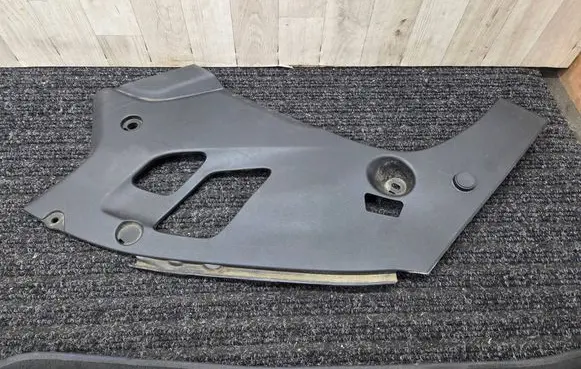 BMW 5 G30 G31 G38 Other engine bay part 7349603 51767349603 74850613