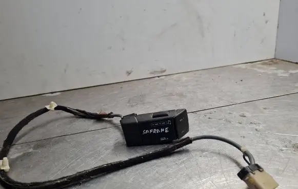 Renault Safrane Sound control switch 