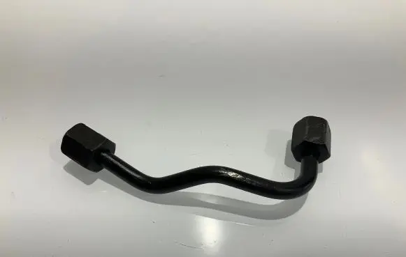 Fuel injector supply line/pipe