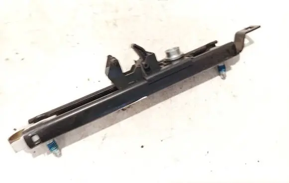 Opel Astra H Seat belt adjustment rail 13166032