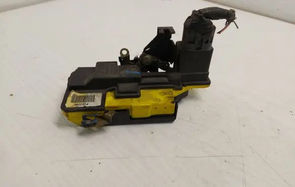 Volvo S60 Rear door lock 8650554
