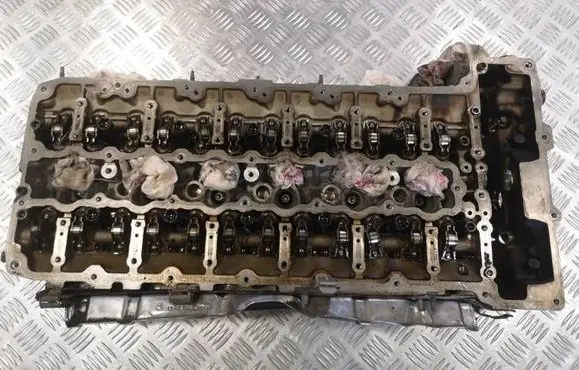 BMW 3 E90 E91 Engine head 7564875
