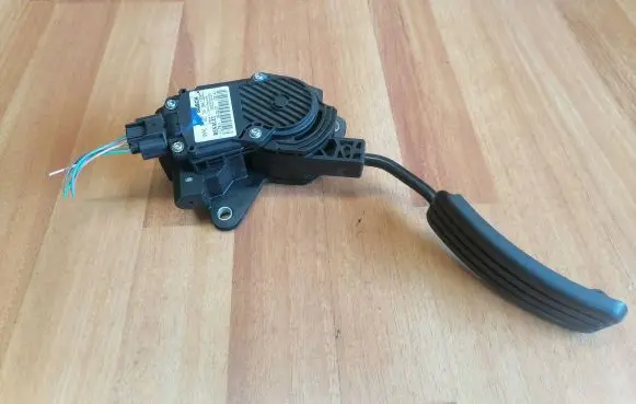 Renault Laguna III Accelerator throttle pedal 180050002R 0280755088