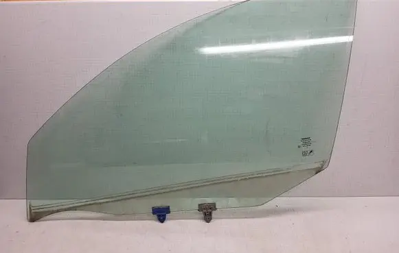 Nissan Almera N16 Front door window glass four-door 43R001582