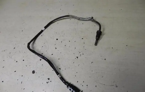 Audi A3 S3 8V Rubber seal loading door 04L906088 X573