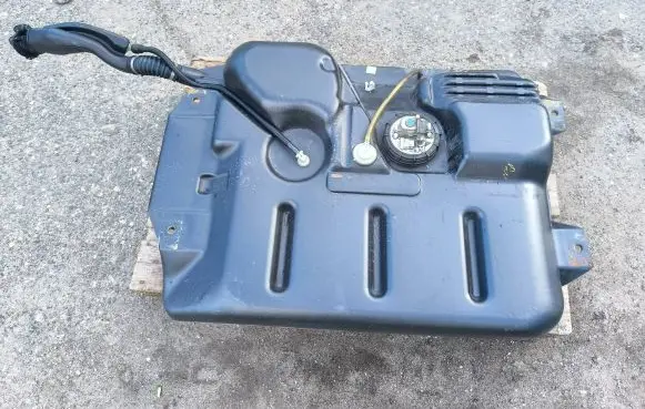 Opel Vivaro Fuel tank 