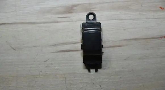 Nissan Note (E12) Electric window control switch