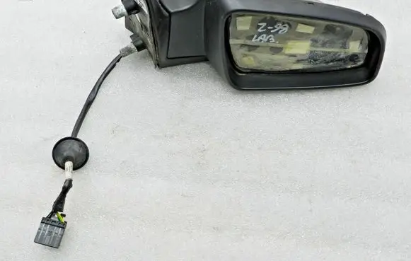 Opel Zafira B Front door electric wing mirror 13252958