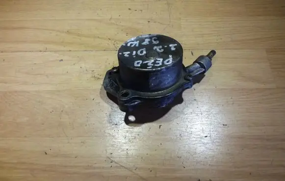 Peugeot 406 Vacuum pump 72266601H